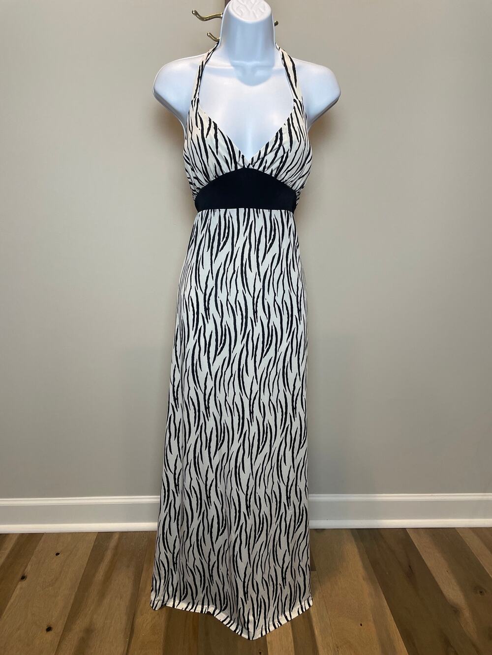 Cristina Love Dress White Black Animal Print Maxi Halter Sweetheart Neck Size M